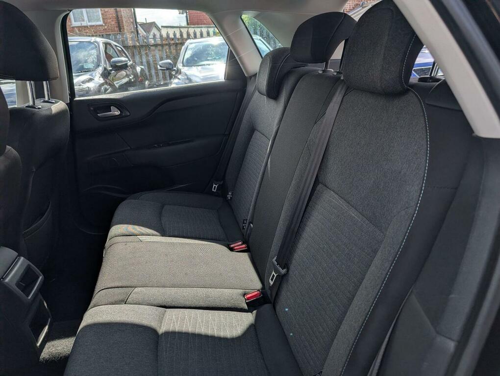 Citroen C4 Grand Bluehdi Exclusive Red #40