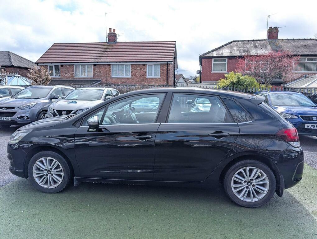 Citroen C4 Grand Bluehdi Exclusive Red #16
