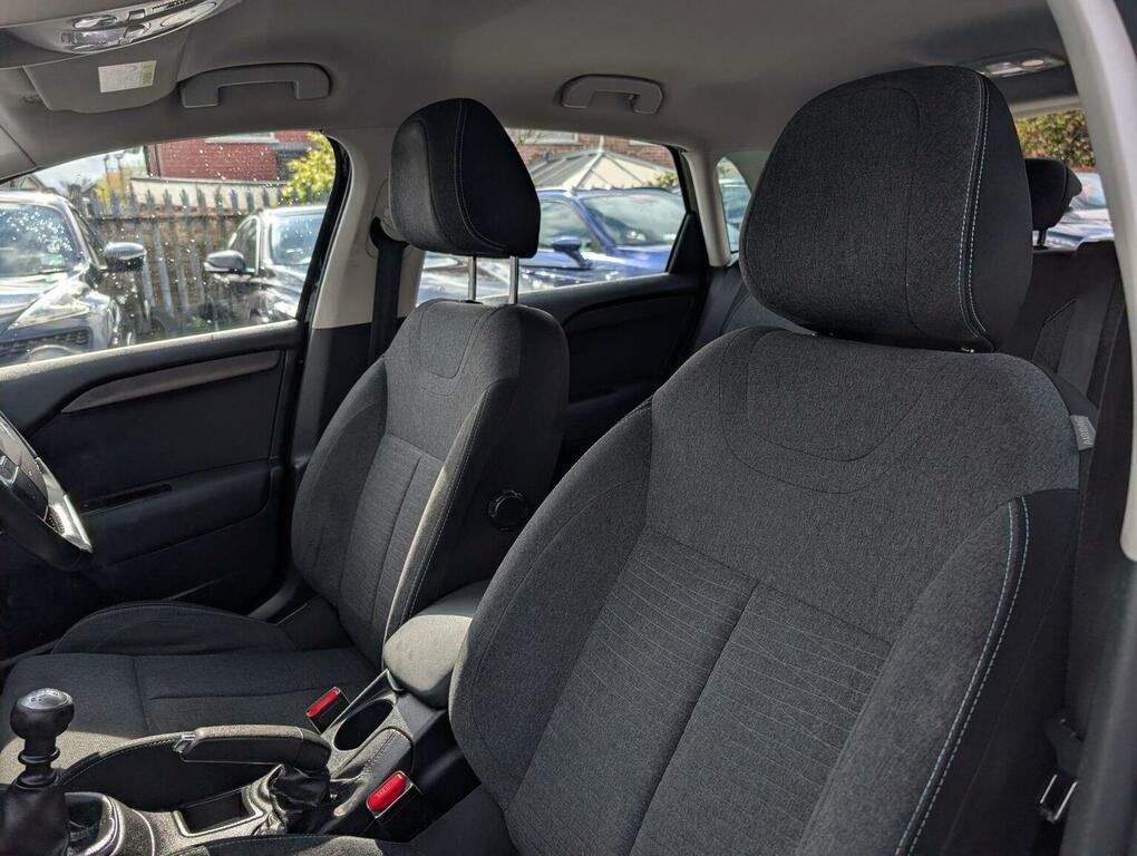 Citroen C4 Grand Bluehdi Exclusive Red #38