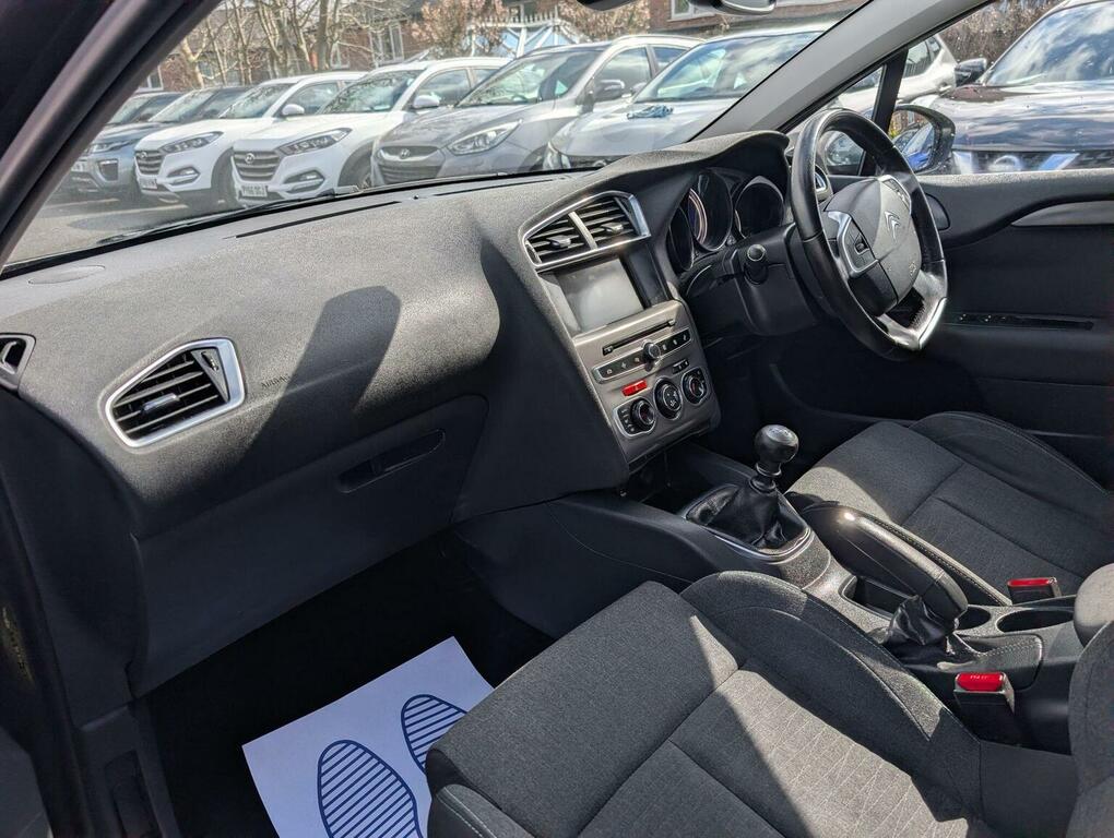 Citroen C4 Grand Bluehdi Exclusive Red #37