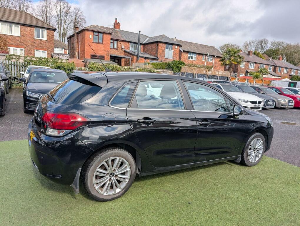 Citroen C4 Grand Bluehdi Exclusive Red #26