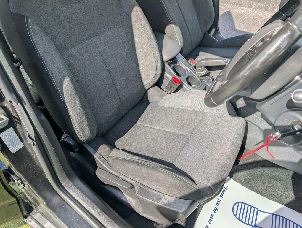 Citroen C4 Grand Bluehdi Exclusive Red #45
