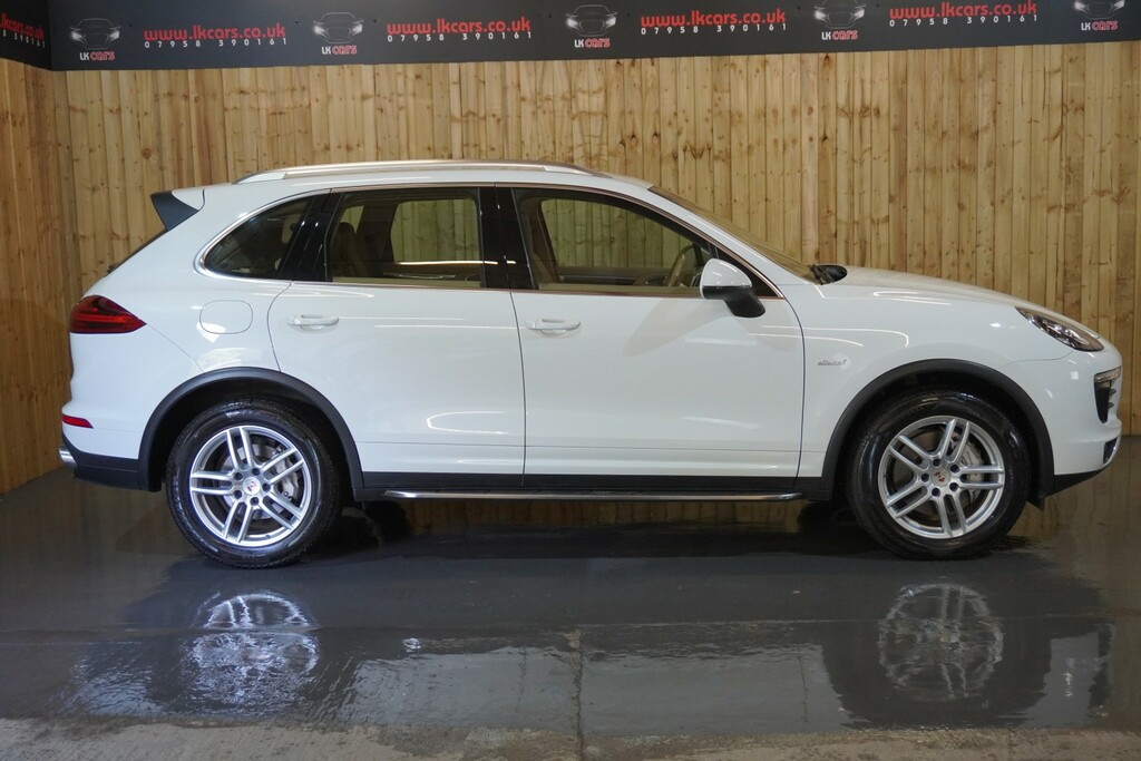 Porsche Cayenne 4.2 Td V8 S White #6
