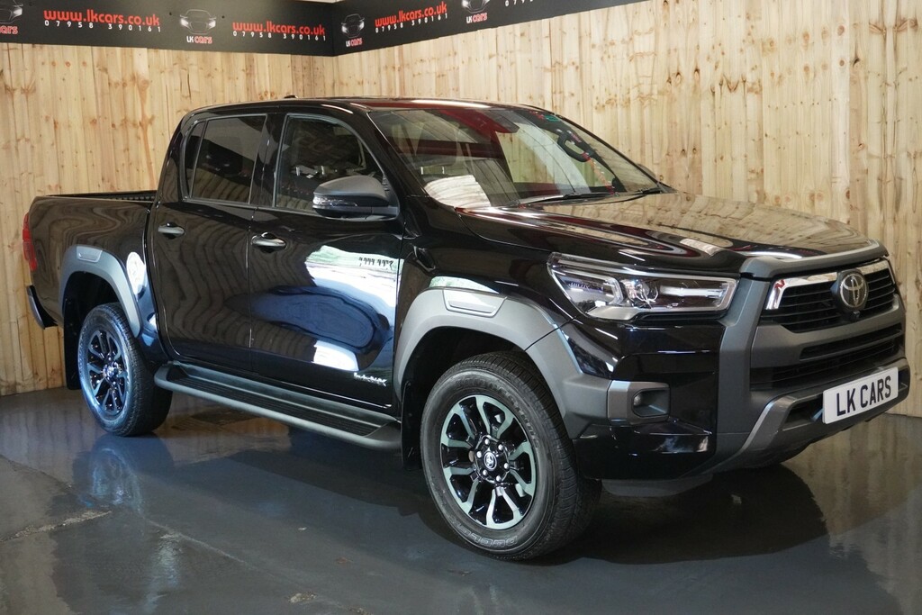 Toyota HILUX 2.8 D-4d Invincible X Black