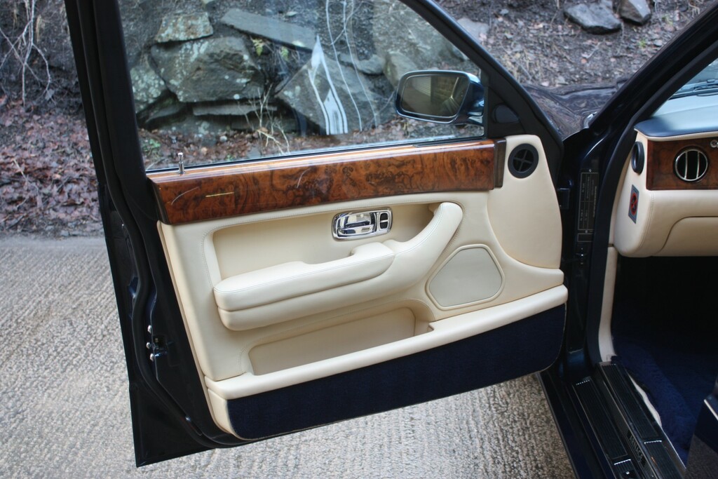 Bentley Arnage Red Label Silver #11