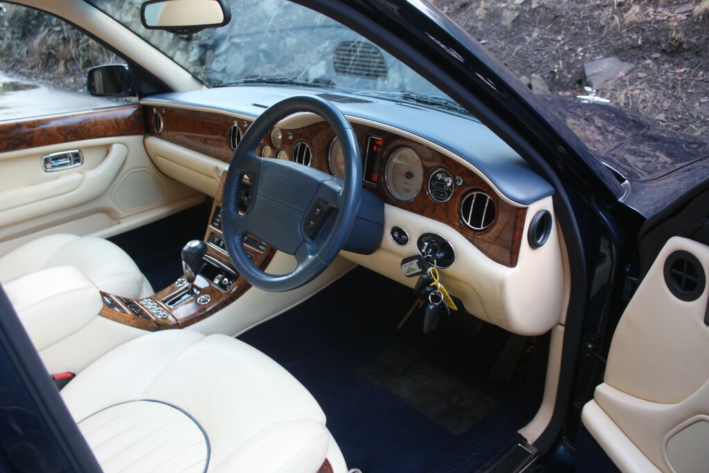 Bentley Arnage Red Label Silver #10