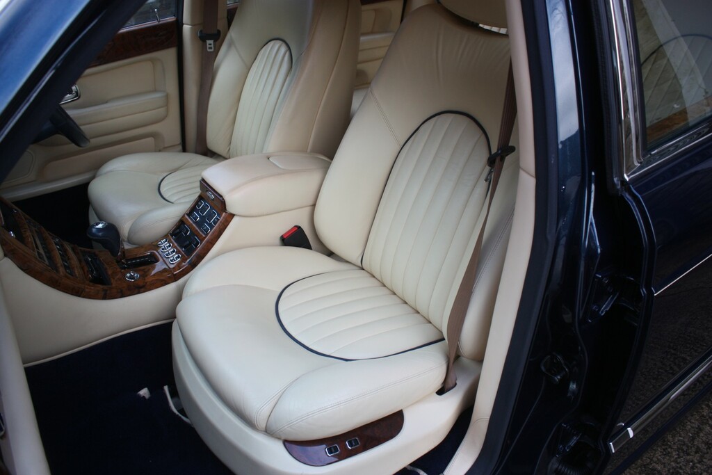 Bentley Arnage Red Label Silver #15