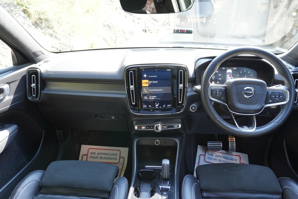 Volvo XC40 2.0 R-design Pro T4 Grey #2