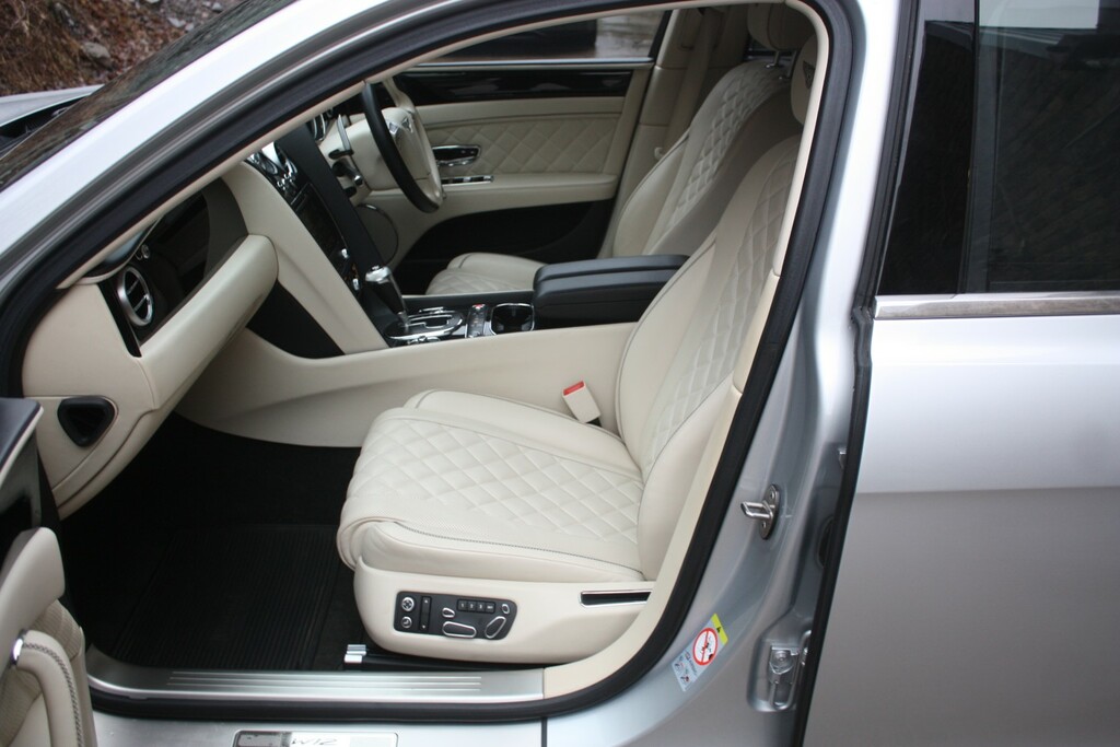 Bentley Flying Spur 6.0 W12 Saloon Black #13