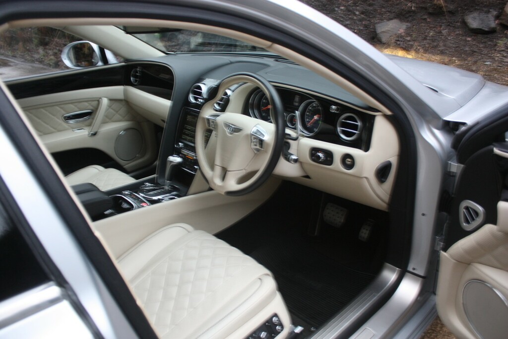 Bentley Flying Spur 6.0 W12 Saloon Black #10