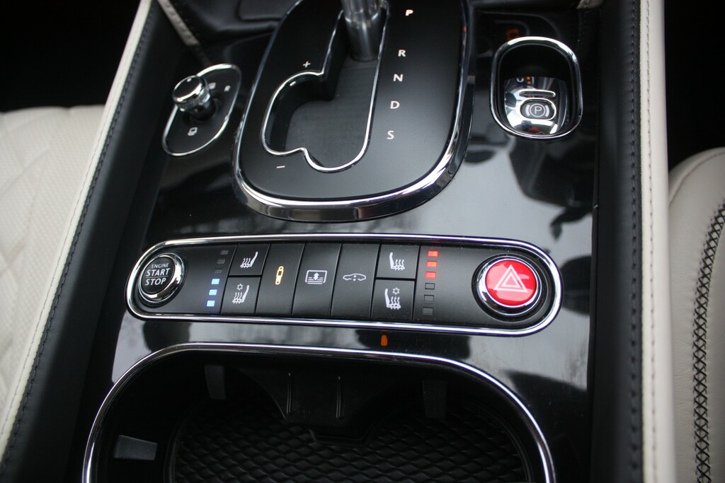Bentley Flying Spur 6.0 W12 Saloon Black #28