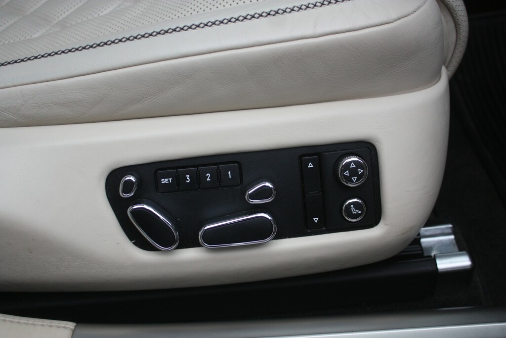 Bentley Flying Spur 6.0 W12 Saloon Black #23