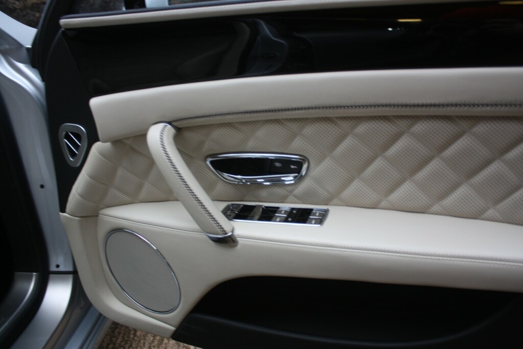 Bentley Flying Spur 6.0 W12 Saloon Black #22