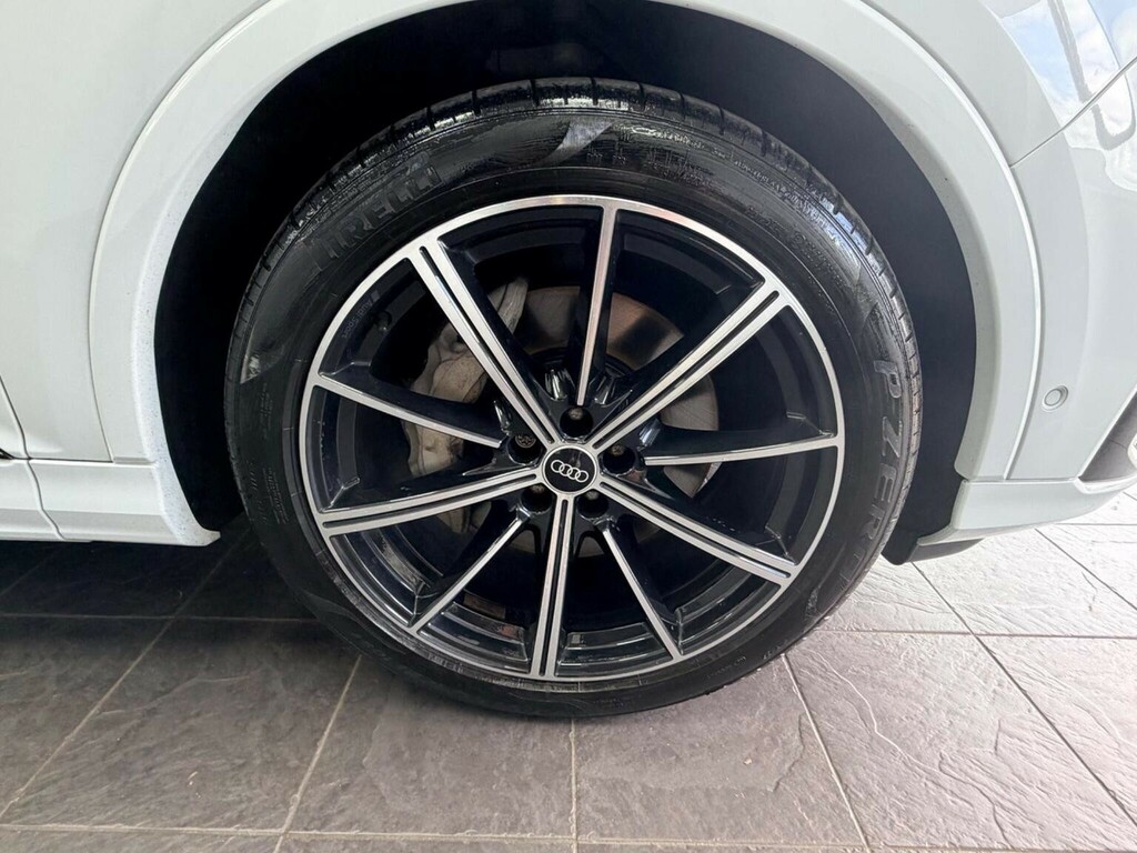 Audi Q7 Audi Estate 55 Tfsi Quattro Black Edition Tipt Black #23