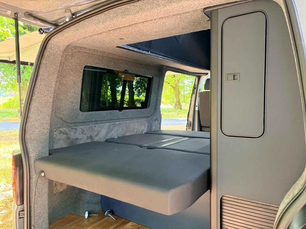 Volkswagen Transporter Highline Grey #49