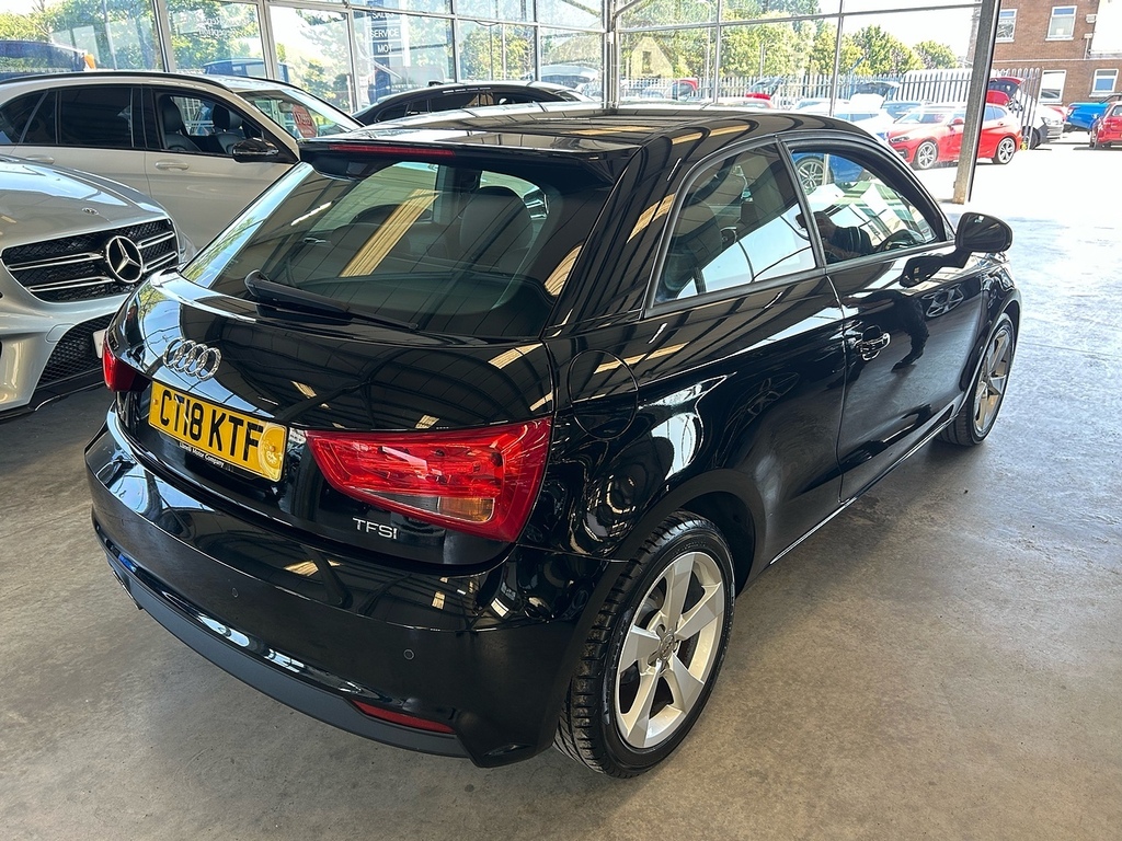 Audi A1 Tfsi Sport CT18KTF Black #4