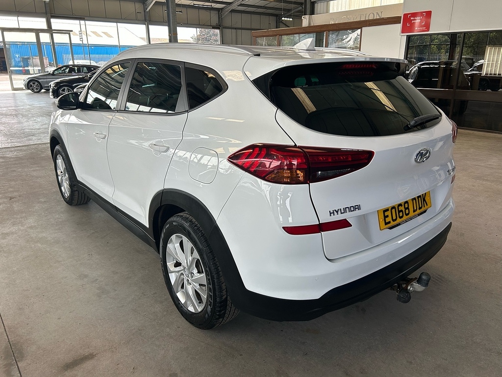 Hyundai Tucson Gdi Blue Drive Se Nav EO68DDK White #5