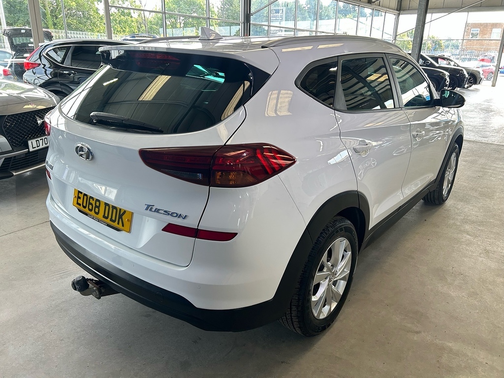 Hyundai Tucson Gdi Blue Drive Se Nav EO68DDK White #4