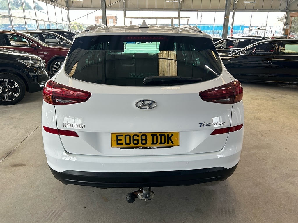 Hyundai Tucson Gdi Blue Drive Se Nav EO68DDK White #6