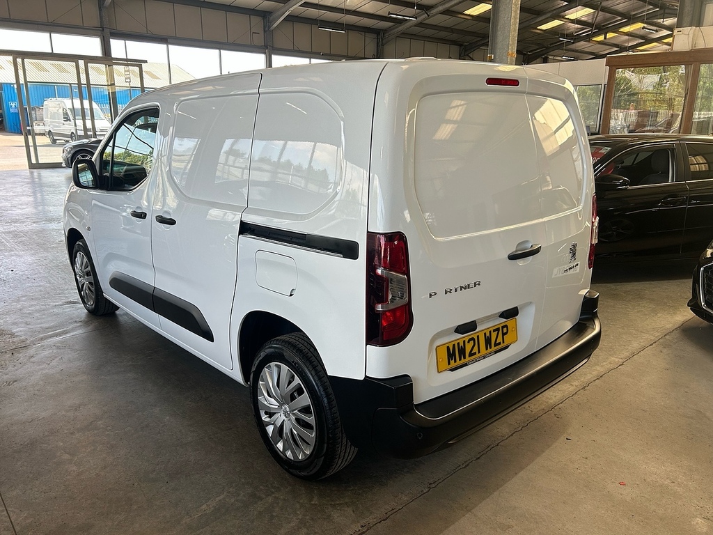 Peugeot Partner Bluehdi 1000 Professional MW21WZP White #5