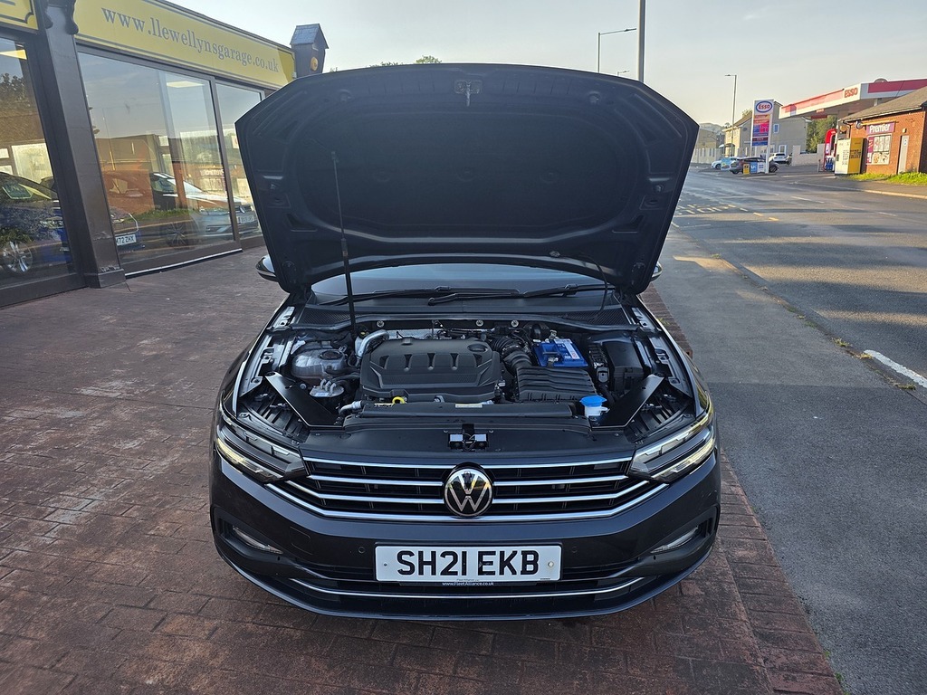 Volkswagen Passat 1.4 Tsi 13Kwh Gte Advance Estate Plug-i Red #57