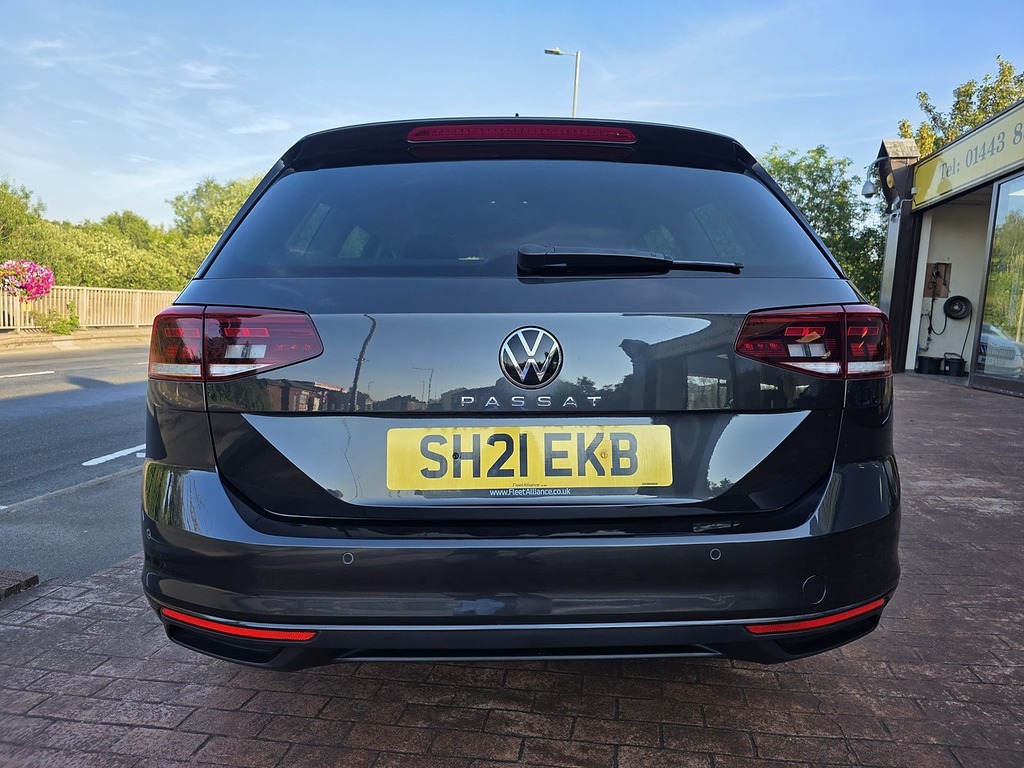 Volkswagen Passat 1.4 Tsi 13Kwh Gte Advance Estate Plug-i Red #14