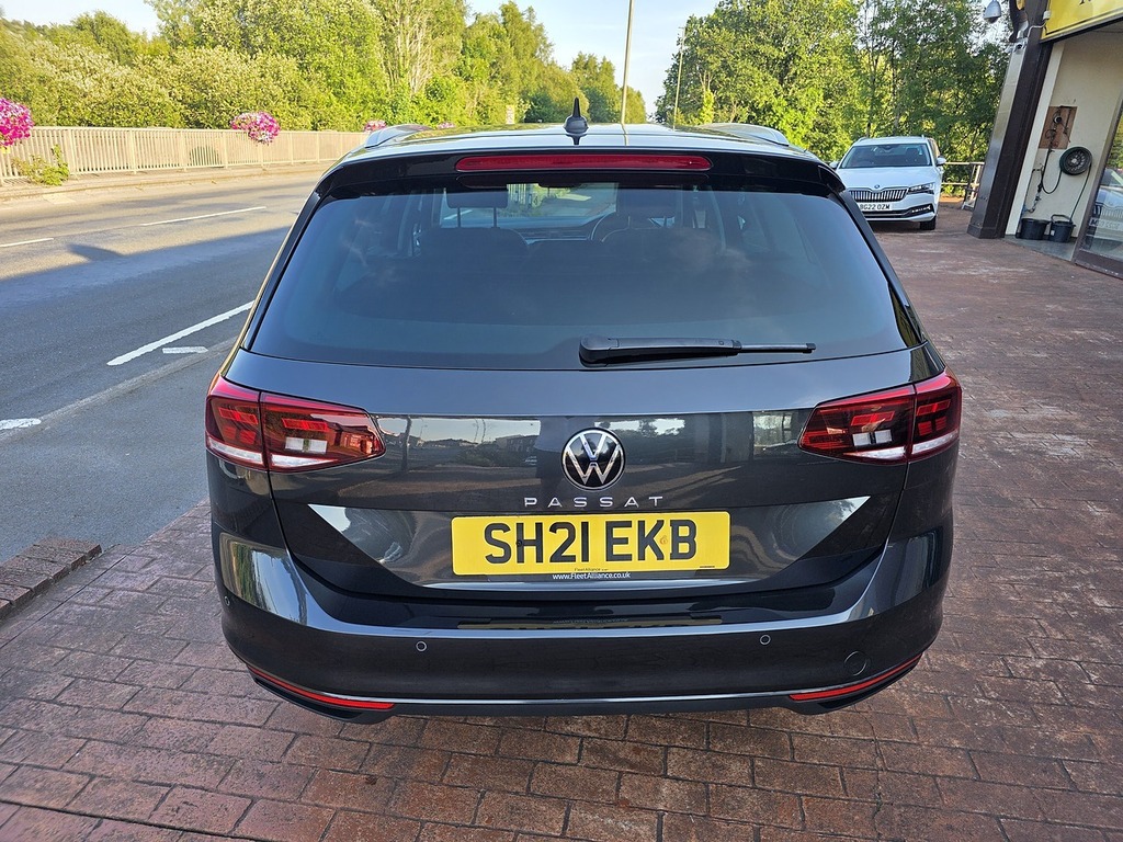 Volkswagen Passat 1.4 Tsi 13Kwh Gte Advance Estate Plug-i Red #15