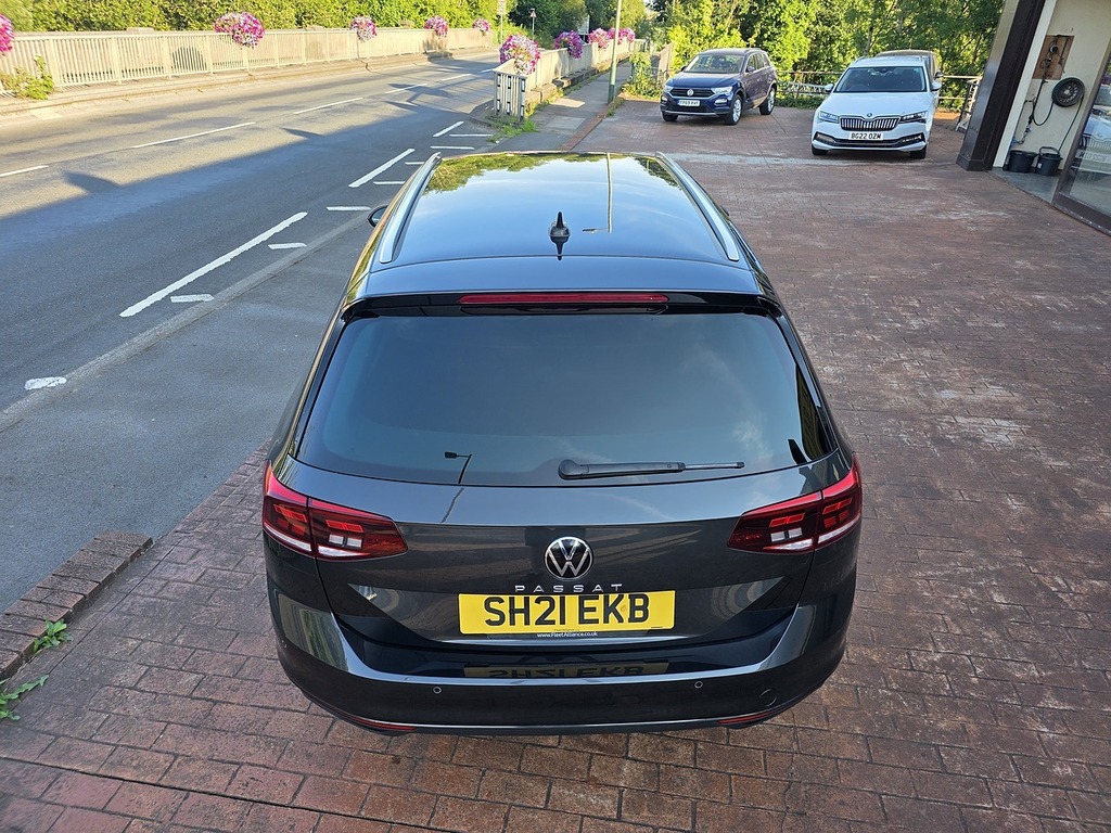 Volkswagen Passat 1.4 Tsi 13Kwh Gte Advance Estate Plug-i Red #16