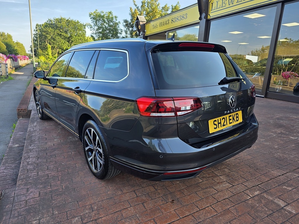 Volkswagen Passat 1.4 Tsi 13Kwh Gte Advance Estate Plug-i Red #17