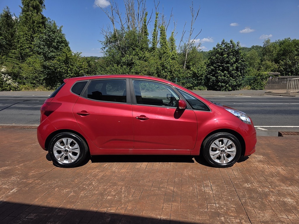Kia Venga  White #10