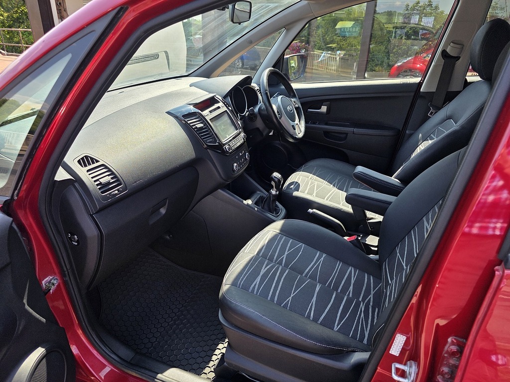 Kia Venga  White #30