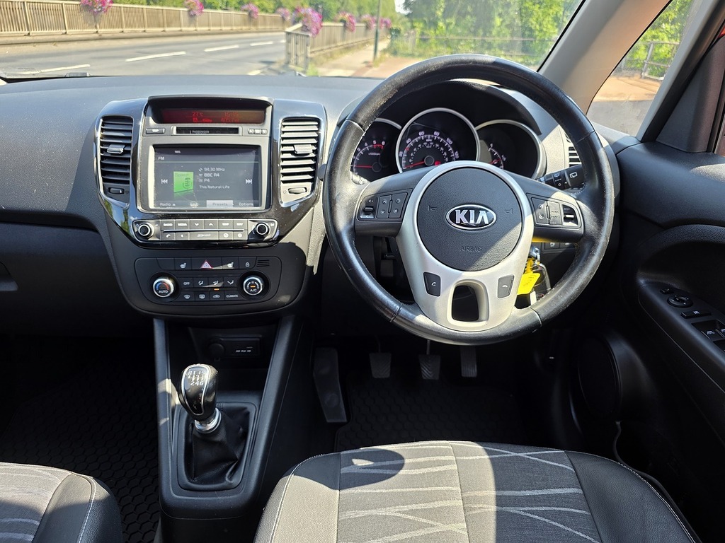 Kia Venga  White #36