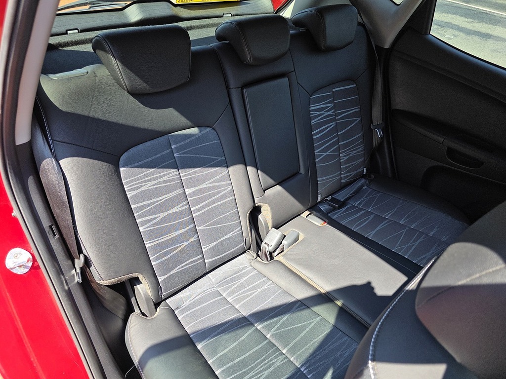 Kia Venga  White #31