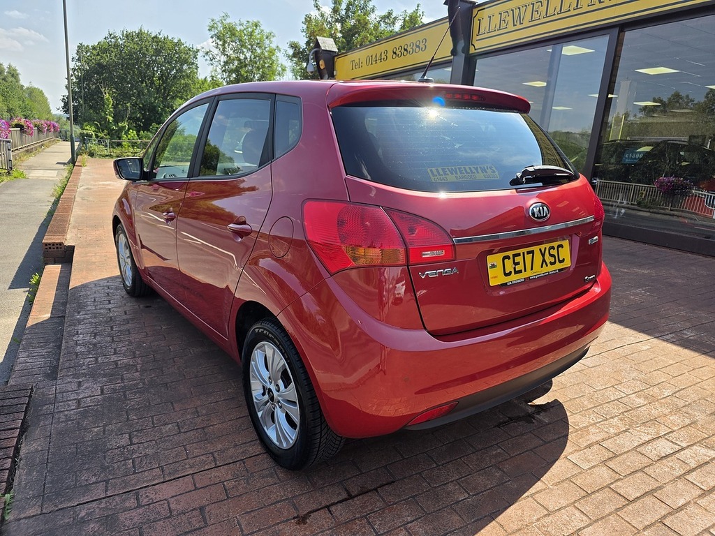 Kia Venga  White #17