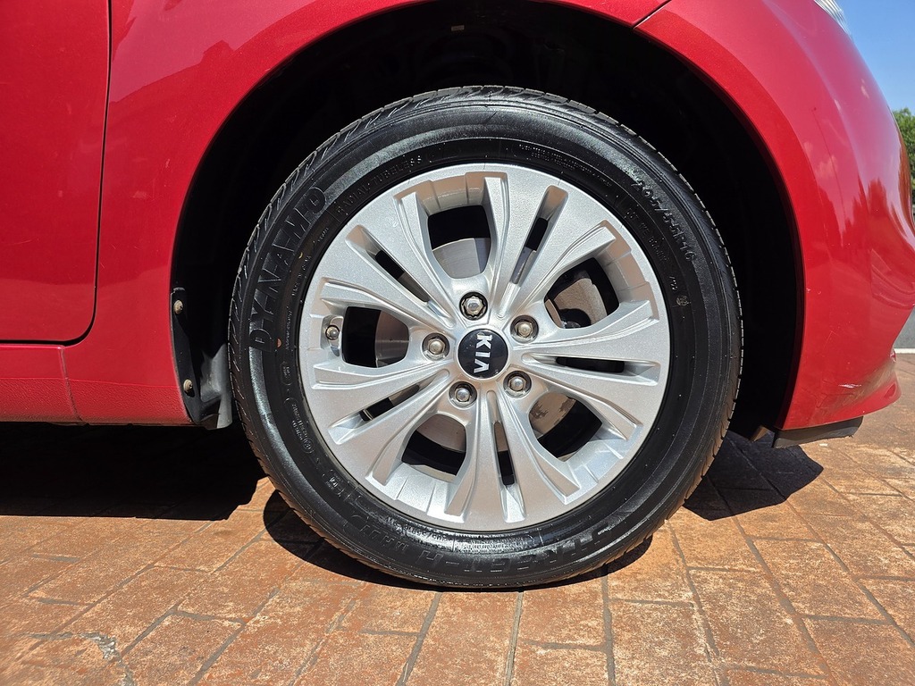 Kia Venga  White #21