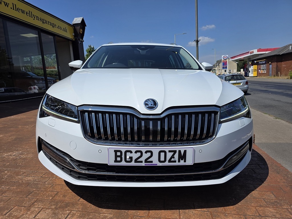 Skoda Superb Tdi Se L White #4