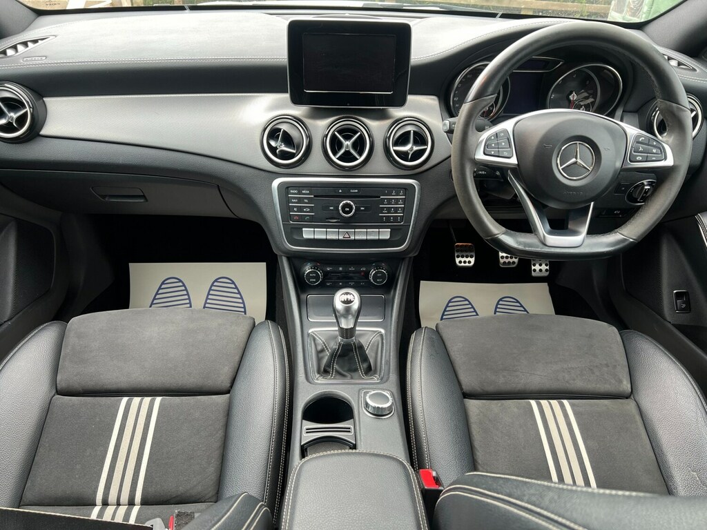 Mercedes-Benz CLA Class Saloon 2.1 Cla200d Whiteart 2017 White #2