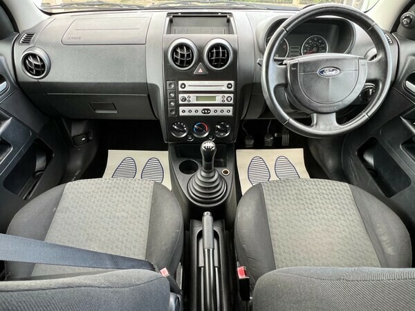 Ford Fusion Hatchback 1.4 Td 2 2005 Silver #2