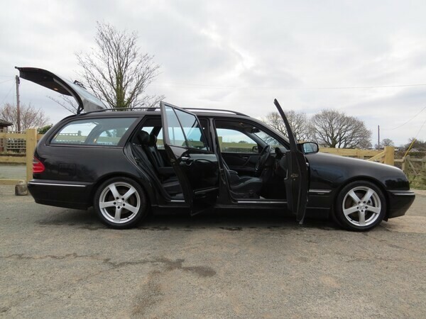 Mercedes-Benz E Class Estate 3.2 E320 Cdi Avantgarde 2002 Black #3
