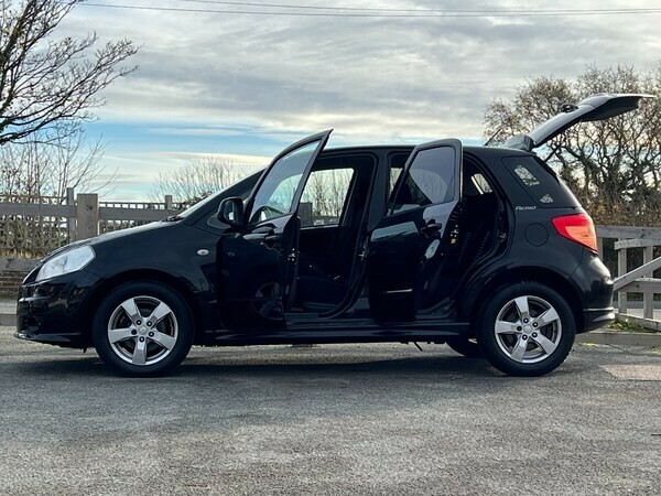 Suzuki SX4 Suv 1.6 Aerio 2010 NL60BKE Black #3
