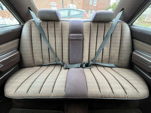 Mercedes-Benz 190 Saloon 2.0 1989 Silver #3