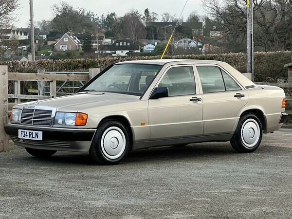 Mercedes-Benz 190 Saloon 2.0 1989 Silver