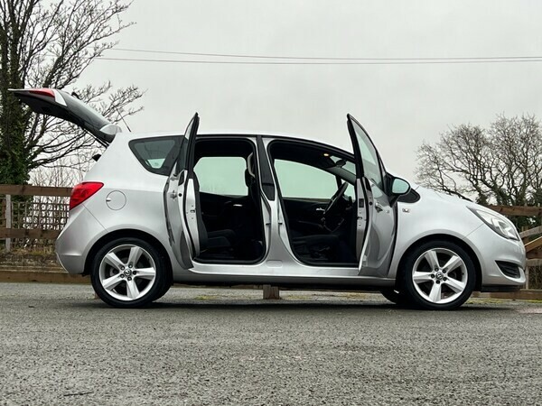 Vauxhall Meriva Mpv 1.4 I Exclusiv 2015 DS65XPK Silver #3
