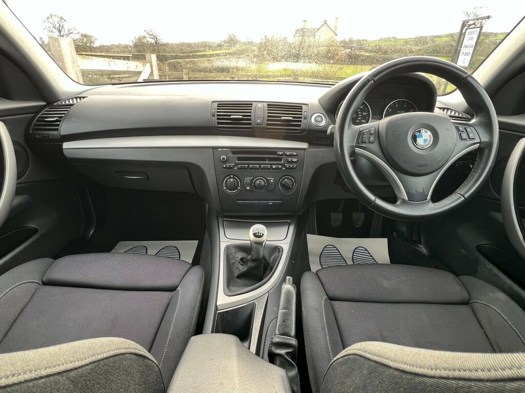 BMW 1 Series Hatchback 2.0 116I Sport 2009 DV09YJU Black #2