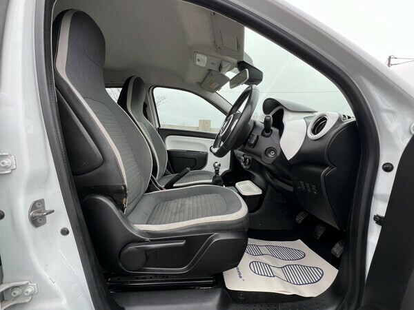 Renault Twingo Hatchback 0.9 Dynamique Energy Tce 90 Stop Start White #4