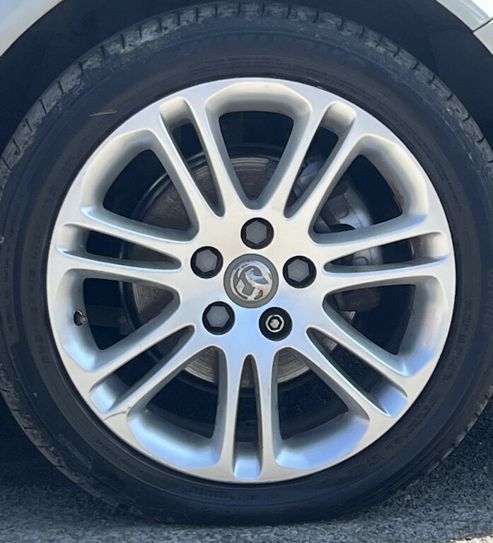 Vauxhall Insignia Hatchback 2.0 Cdti Exclusiv 2010 Silver #6