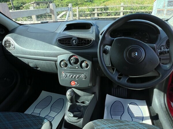 Renault Clio Hatchback 1.2 16V Freeway 2008 Red #2