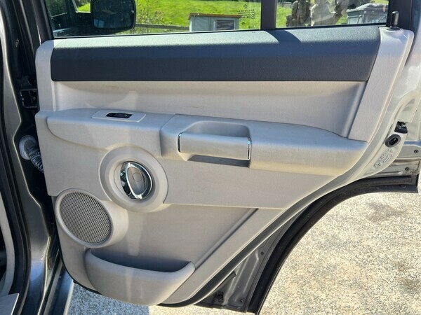 Jeep Commander 3.0 Crd Silver #23