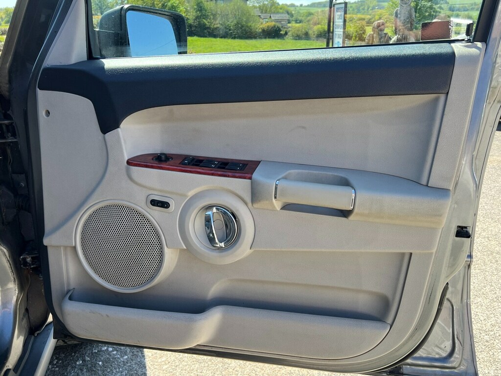 Jeep Commander 3L Limited Grey #25