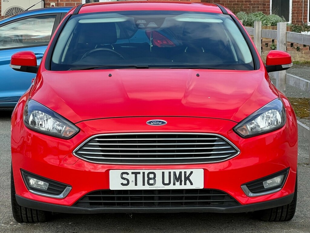 Ford Focus Hatchback 1.0 T Ecoboost Titanium 2018 ST18UMK Red #4